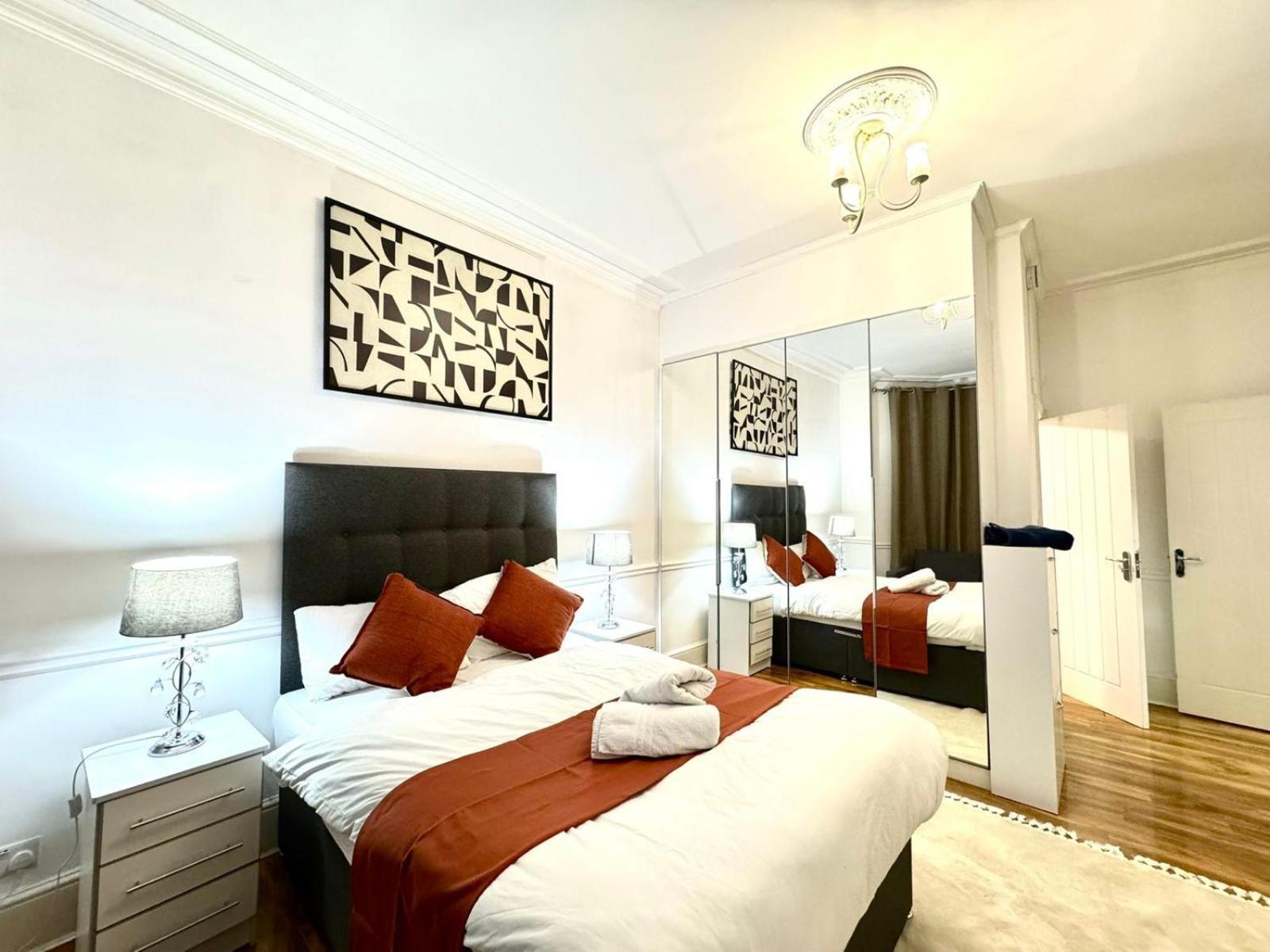Marylebone Family Four Bedroom Apartment *